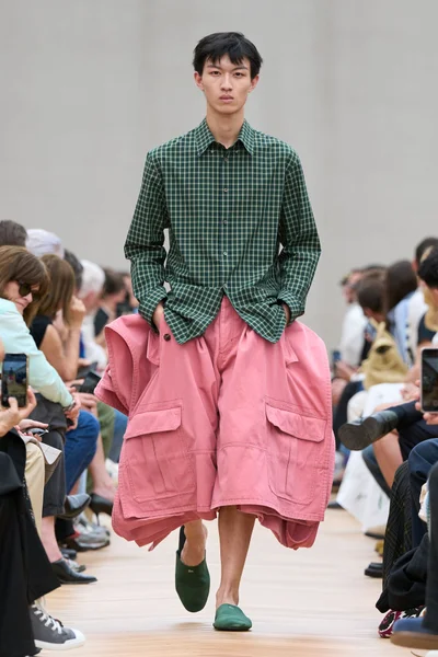 Look 48